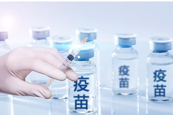 我國新冠疫苗累計接種近24億劑次，專家回應(yīng)熱點問題
